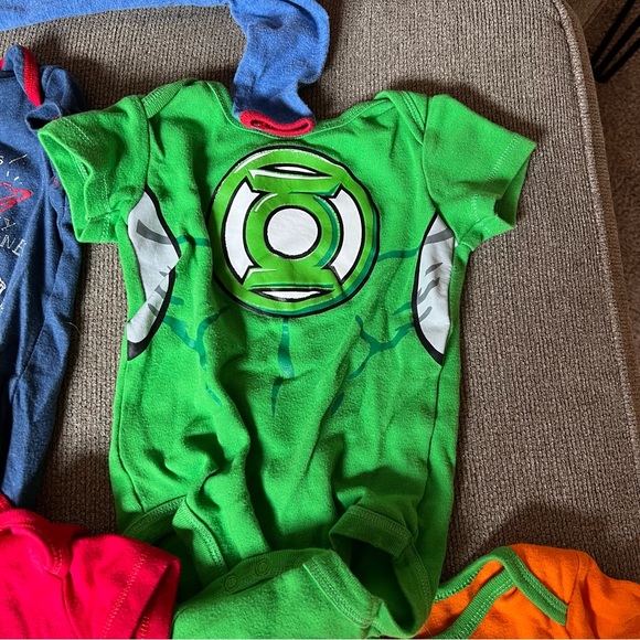8 Amazing onesie, one piece, lot, superheroes. You get them all and a cape.. - Picture 6 of 13